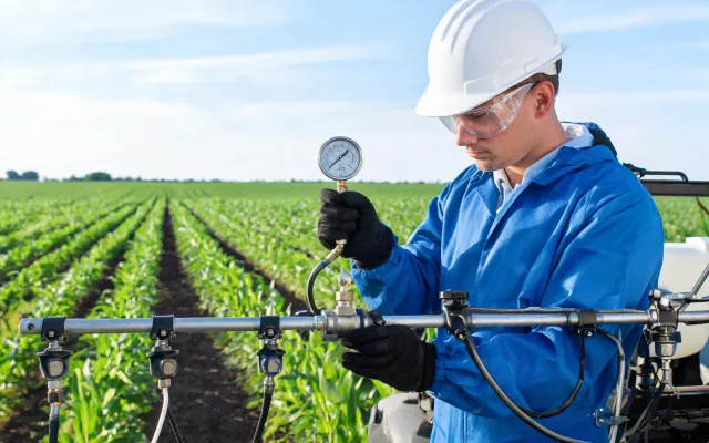 Sprayer nozzle calibration